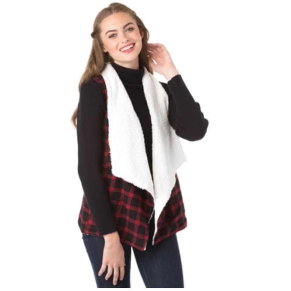 DEREK HEART Plaid Sherpa Vest with Black and Red Checkered Pattern Medium